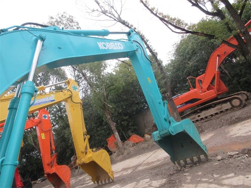 Kobelco SK 210 - حفارات زحافة: صور 4 Kobelco SK 210 - حفارات زحافة: صور 4