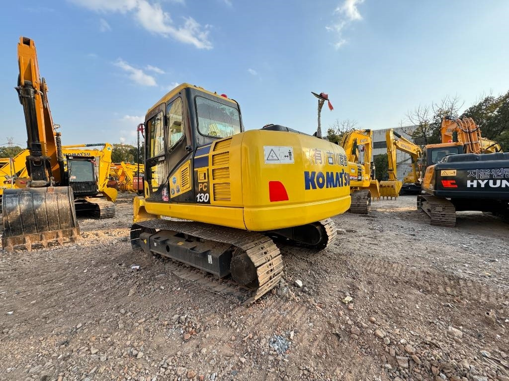 Komatsu PC 130 - حفارات زحافة: صور 2 Komatsu PC 130 - حفارات زحافة: صور 2