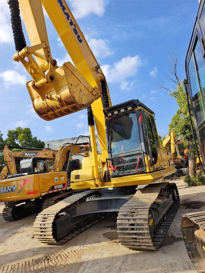Komatsu PC 200 - حفارات زحافة: صور 5 Komatsu PC 200 - حفارات زحافة: صور 5