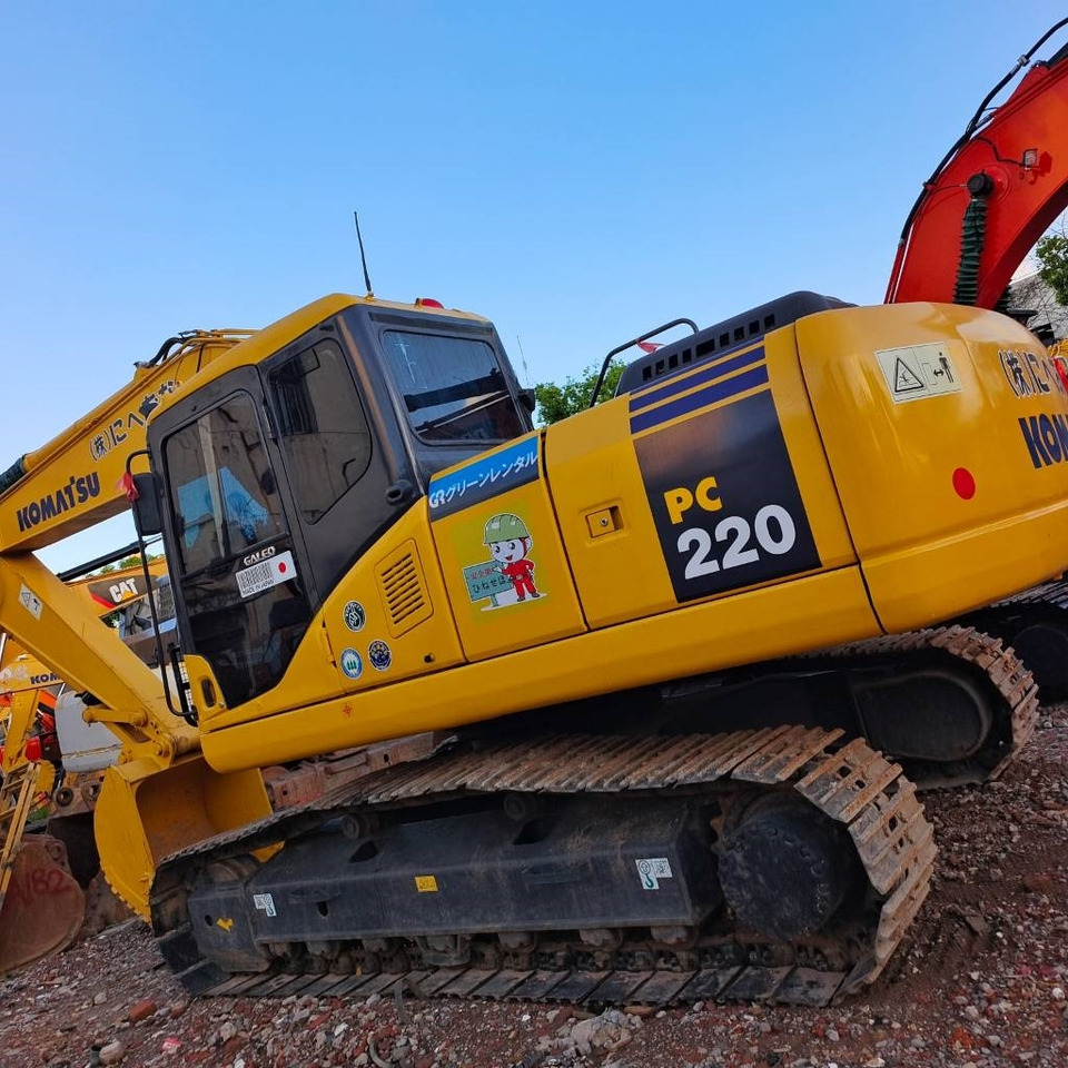 Komatsu PC 200 - حفارات زحافة: صور 5 Komatsu PC 200 - حفارات زحافة: صور 5