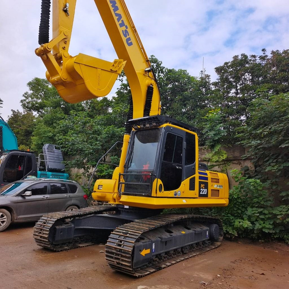 Komatsu PC 220-8 - حفارات زحافة: صور 2 Komatsu PC 220-8 - حفارات زحافة: صور 2