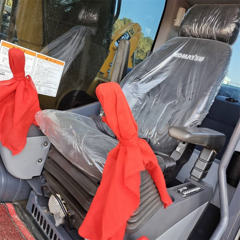 Komatsu PC 240 - حفارات زحافة: صور 4 Komatsu PC 240 - حفارات زحافة: صور 4