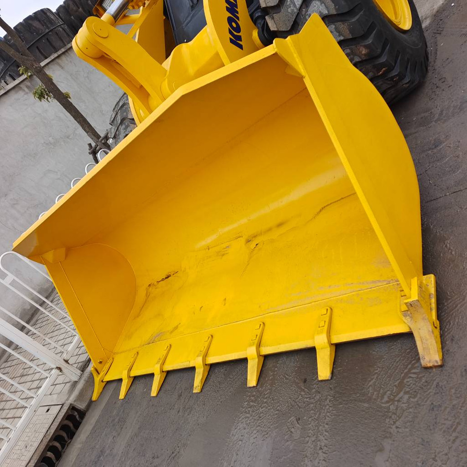 Komatsu WA 380-3 - اللودر بعجل: صور 3 Komatsu WA 380-3 - اللودر بعجل: صور 3