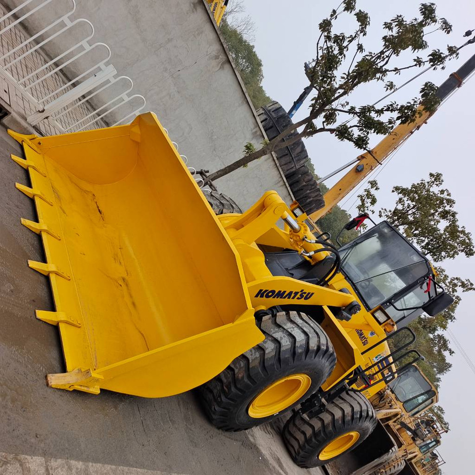 Komatsu WA 380-3 - اللودر بعجل: صور 5 Komatsu WA 380-3 - اللودر بعجل: صور 5
