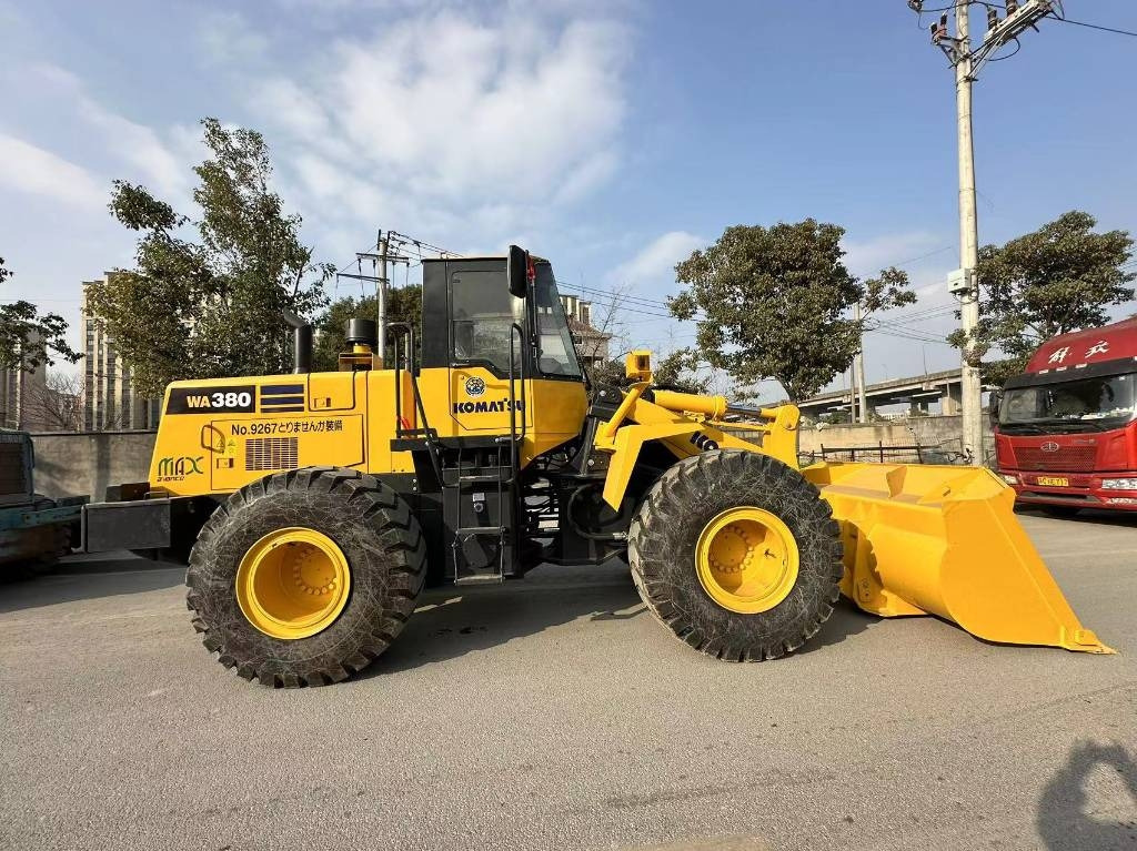 Komatsu WA 380 - اللودر بعجل: صور 1 Komatsu WA 380 - اللودر بعجل: صور 1