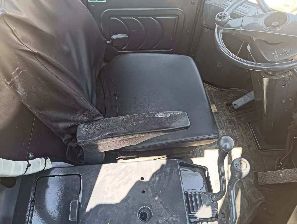 Komatsu WA 470-3 - اللودر بعجل: صور 2 Komatsu WA 470-3 - اللودر بعجل: صور 2