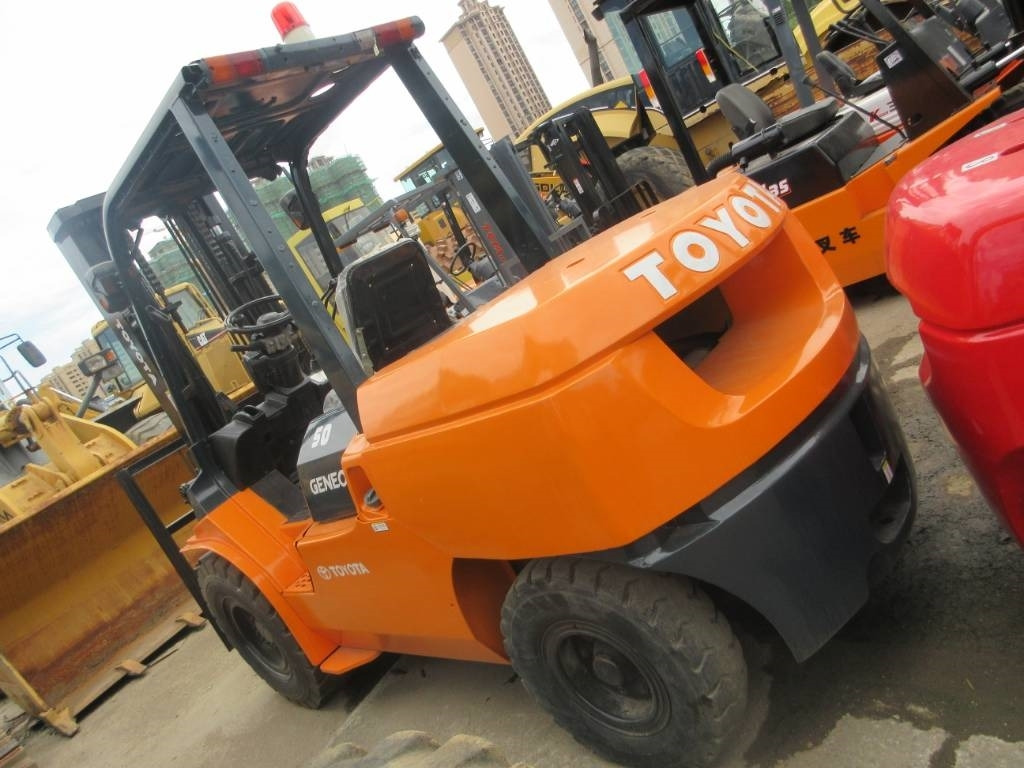 Toyota FD 50 - رافعة شوكية ديزل: صور 4 Toyota FD 50 - رافعة شوكية ديزل: صور 4
