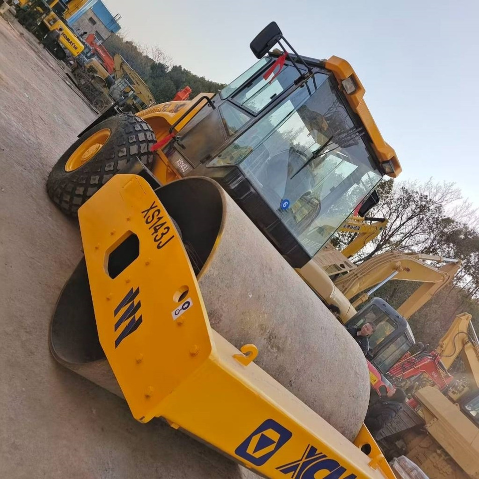 XCMG XS 143J - مدماج: صور 3 XCMG XS 143J - مدماج: صور 3