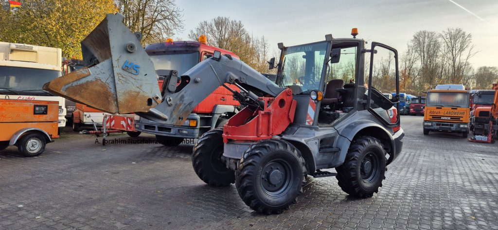 Ahlmann AS 700 Schwenklader, 4x4, Klappschaufel, Gabel - اللودر بعجل: صور 1 Ahlmann AS 700 Schwenklader, 4x4, Klappschaufel, Gabel - اللودر بعجل: صور 1