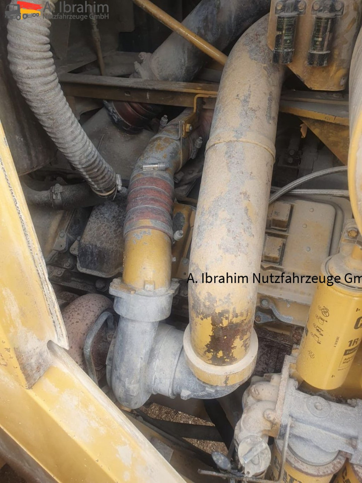 CAT 990 Zustand gut, Video vorhanden ohne Ketten!!, fertig zur Verladung - اللودر بعجل: صور 2 CAT 990 Zustand gut, Video vorhanden ohne Ketten!!, fertig zur Verladung - اللودر بعجل: صور 2
