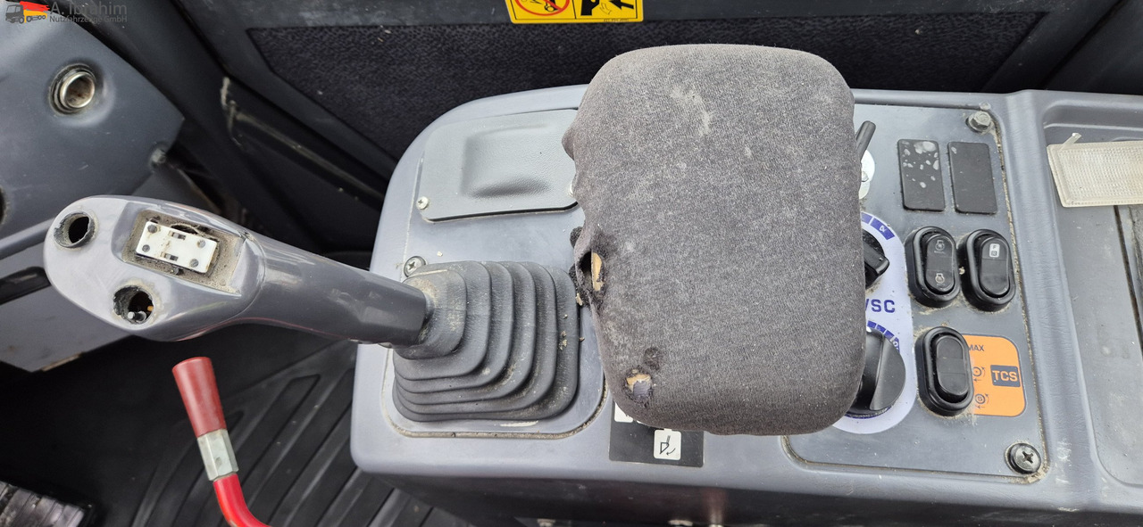 Komatsu WA 250 Zustand technisch ok, optisch 3-4 Unterlagen vorhanden - اللودر بعجل: صور 4 Komatsu WA 250 Zustand technisch ok, optisch 3-4 Unterlagen vorhanden - اللودر بعجل: صور 4