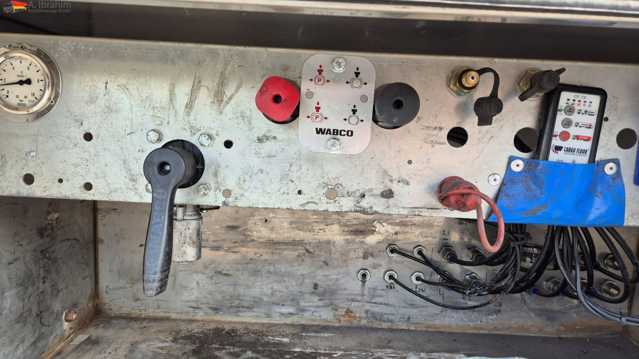 Kraker CF-200 Cargo-Floor Boden, Liftachse, SAF Achsen - أرضية المشي نصف مقطورة: صور 5 Kraker CF-200 Cargo-Floor Boden, Liftachse, SAF Achsen - أرضية المشي نصف مقطورة: صور 5