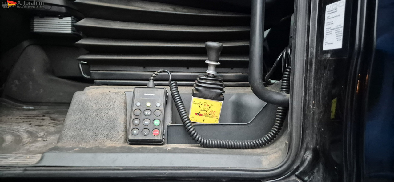 MAN 18.440 Zustand gut 2x Tank, Retarder - شاحنة جرار: صور 5 MAN 18.440 Zustand gut 2x Tank, Retarder - شاحنة جرار: صور 5