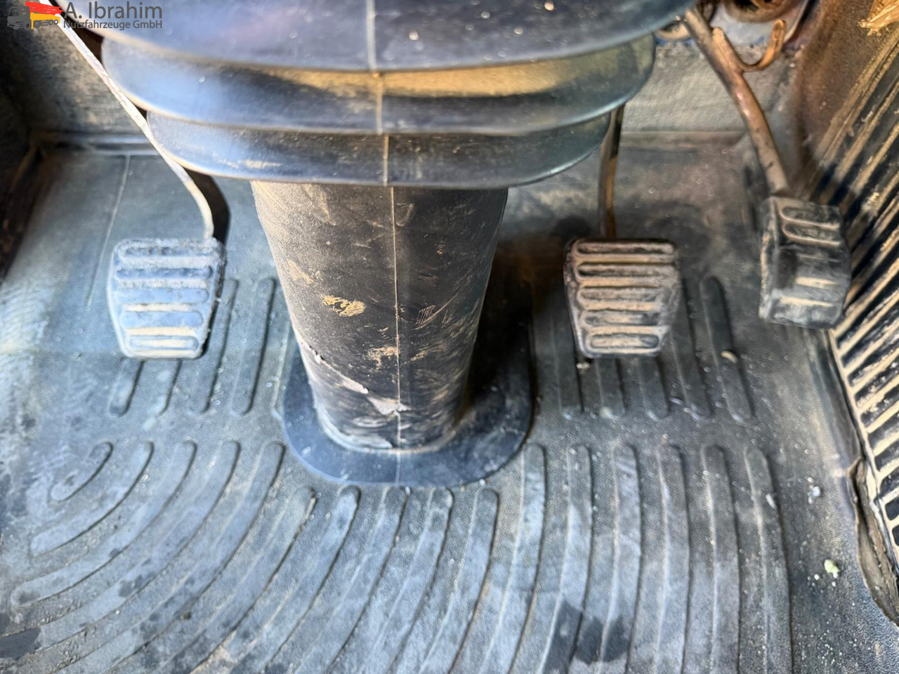 MAN 26.464 6x4 | Retarder | Klima | Schaltgetriebe | 3 Pedals - شاحنة جرار: صور 3 MAN 26.464 6x4 | Retarder | Klima | Schaltgetriebe | 3 Pedals - شاحنة جرار: صور 3