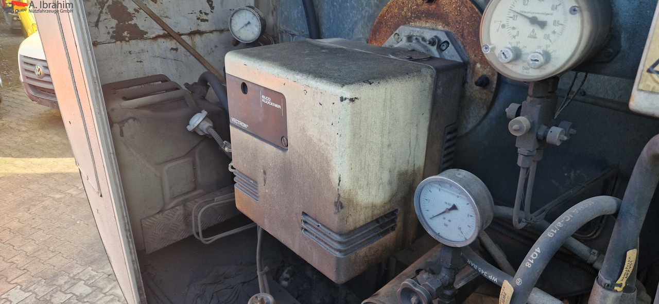 MAN TGA Asphaltspritze Schäfer 20 000 Liters - شاحنة صهريج: صور 4 MAN TGA Asphaltspritze Schäfer 20 000 Liters - شاحنة صهريج: صور 4