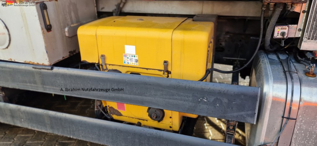 MAN TGA Asphaltspritze Schäfer - شاحنة صهريج: صور 4 MAN TGA Asphaltspritze Schäfer - شاحنة صهريج: صور 4