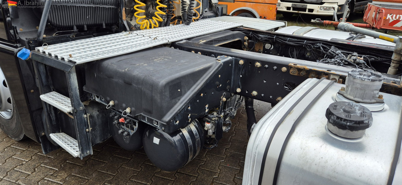 MAN TGX 18.400 Retarder, Klima, Kipphydraulik - شاحنة جرار: صور 5 MAN TGX 18.400 Retarder, Klima, Kipphydraulik - شاحنة جرار: صور 5