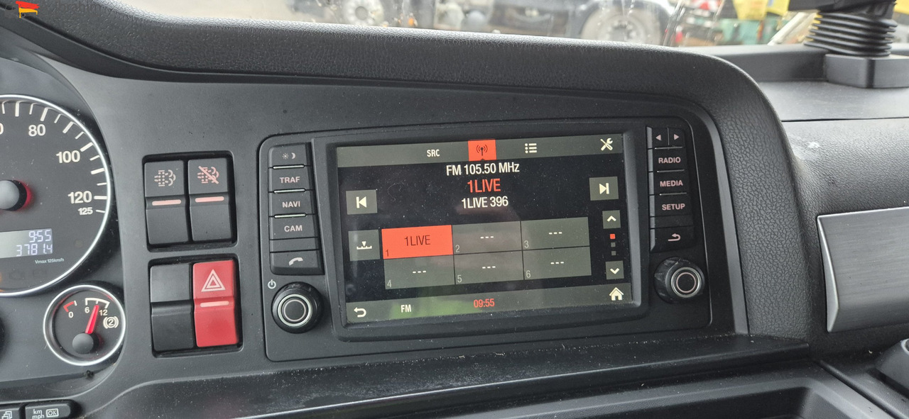 MAN TGX 18.460 Retarder, Klima, 1. Hand 04 2018 - شاحنة جرار: صور 2 MAN TGX 18.460 Retarder, Klima, 1. Hand 04 2018 - شاحنة جرار: صور 2