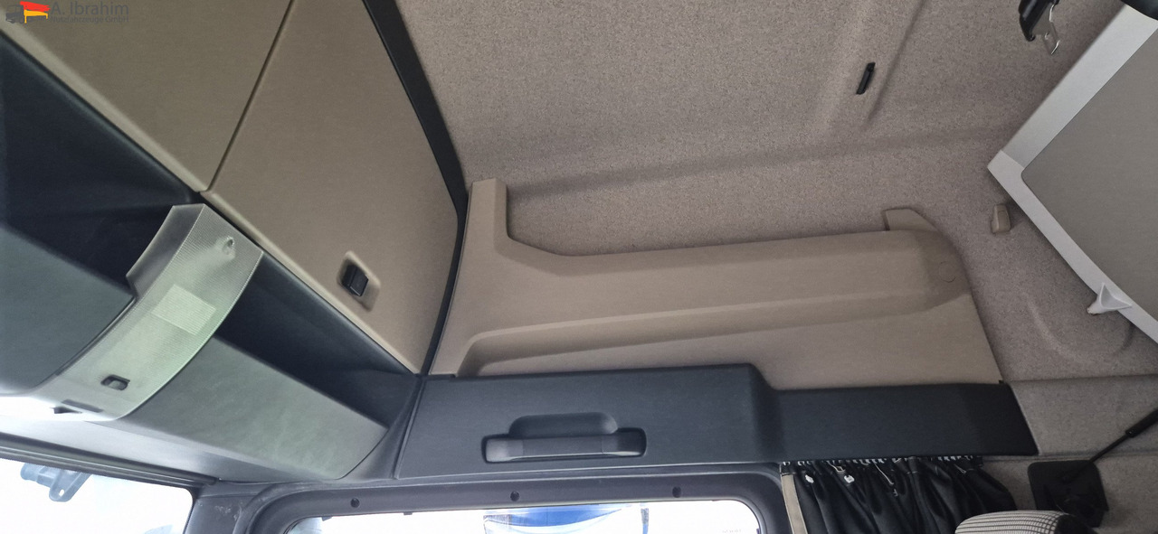 MAN TGX 18.460 Retarder, Klima, 1. Hand Vollspoiler, Vollservice - شاحنة جرار: صور 3 MAN TGX 18.460 Retarder, Klima, 1. Hand Vollspoiler, Vollservice - شاحنة جرار: صور 3
