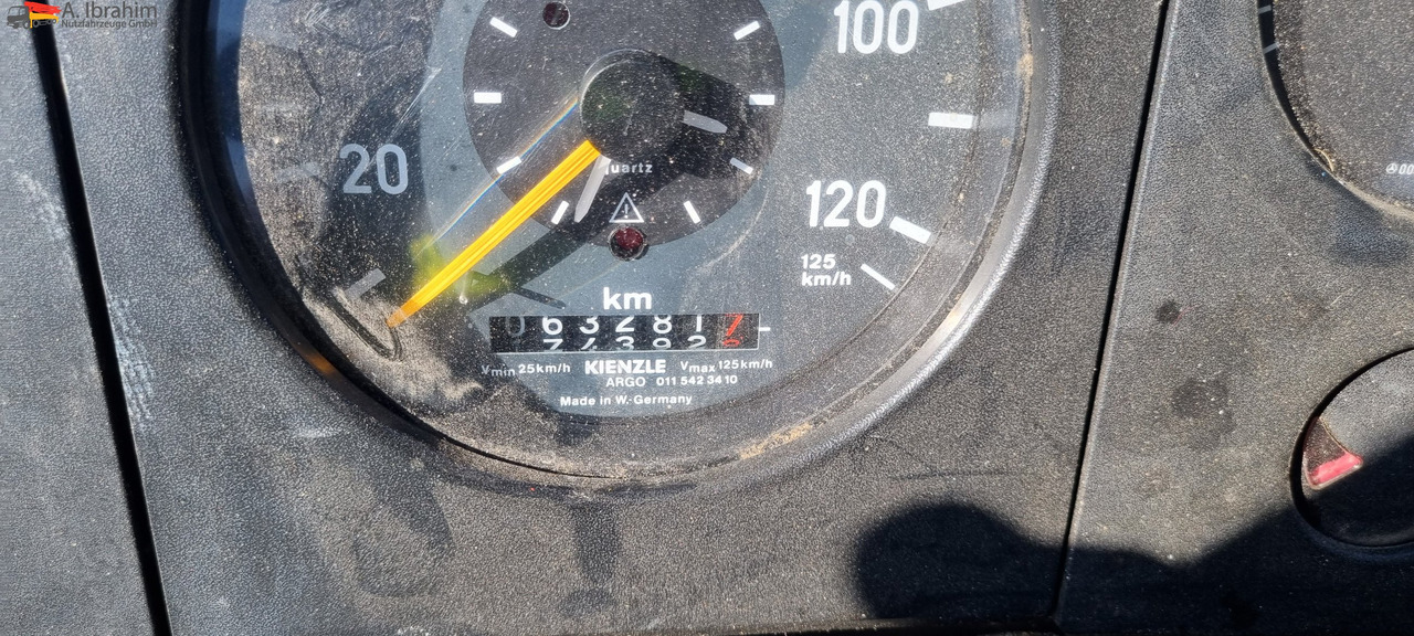 Mercedes-Benz 1722 Dachdeckerkran Cormach 30000  TECH, - شاحنة كرين, شاحنات مسطحة: صور 3 Mercedes-Benz 1722 Dachdeckerkran Cormach 30000  TECH, - شاحنة كرين, شاحنات مسطحة: صور 3