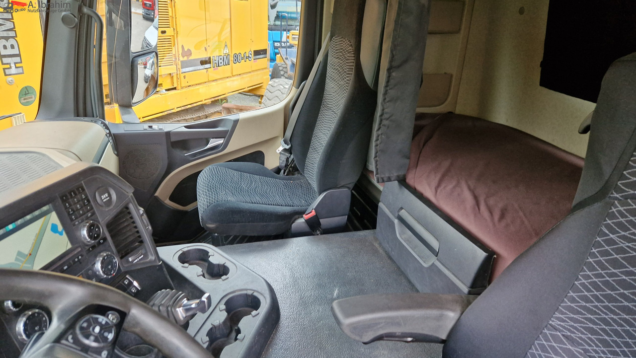 Mercedes-Benz 1840 Actros, 3x vorhanden, identisch deutsche Fahrzeuge einsatzbereit - شاحنة جرار: صور 3 Mercedes-Benz 1840 Actros, 3x vorhanden, identisch deutsche Fahrzeuge einsatzbereit - شاحنة جرار: صور 3