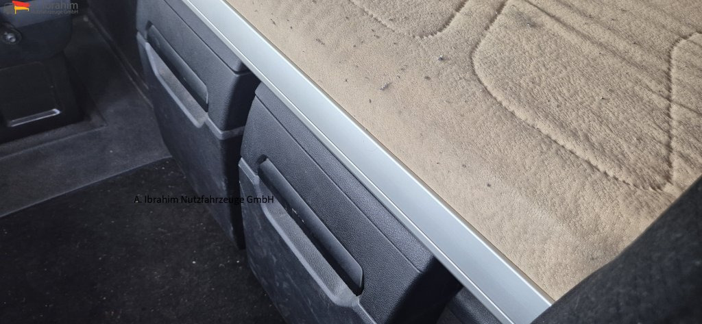 Mercedes-Benz 1845 Retarder Klima, Kühlschrank deutsches Fahrzeug - شاحنة جرار: صور 4 Mercedes-Benz 1845 Retarder Klima, Kühlschrank deutsches Fahrzeug - شاحنة جرار: صور 4