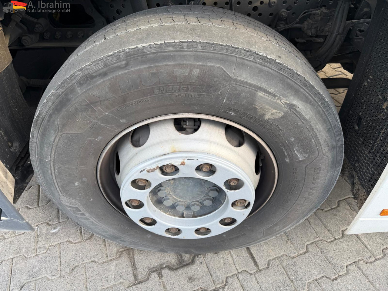 Mercedes-Benz Actros 1846LS Streamspace | Retarder | Blatt Luft | Original Kilometer - شاحنة جرار: صور 4 Mercedes-Benz Actros 1846LS Streamspace | Retarder | Blatt Luft | Original Kilometer - شاحنة جرار: صور 4