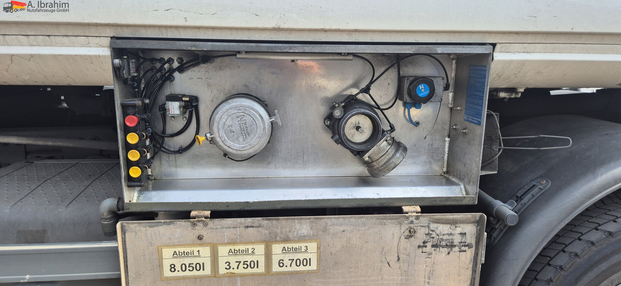 Mercedes-Benz Actros 2536 L 3 Kammern, 19500 L, mp3, Oben Unten Befüllung - شاحنة صهريج: صور 5 Mercedes-Benz Actros 2536 L 3 Kammern, 19500 L, mp3, Oben Unten Befüllung - شاحنة صهريج: صور 5