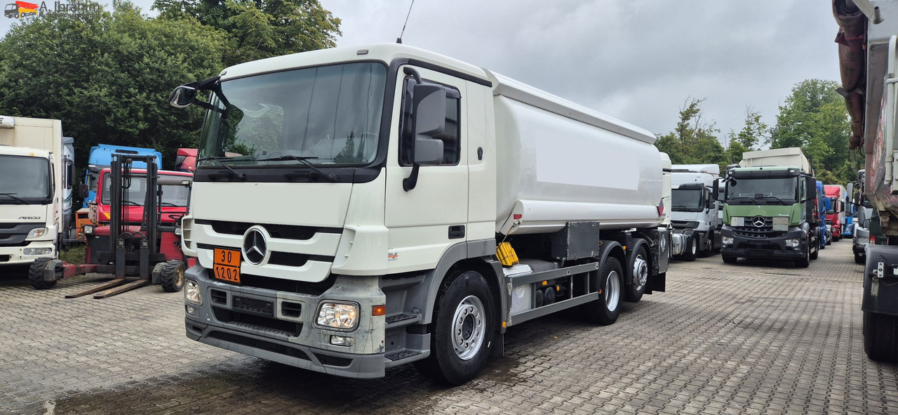 Mercedes-Benz Actros 2536 L 3 Kammern, 19500 L, mp3, Oben Unten Befüllung - شاحنة صهريج: صور 1 Mercedes-Benz Actros 2536 L 3 Kammern, 19500 L, mp3, Oben Unten Befüllung - شاحنة صهريج: صور 1