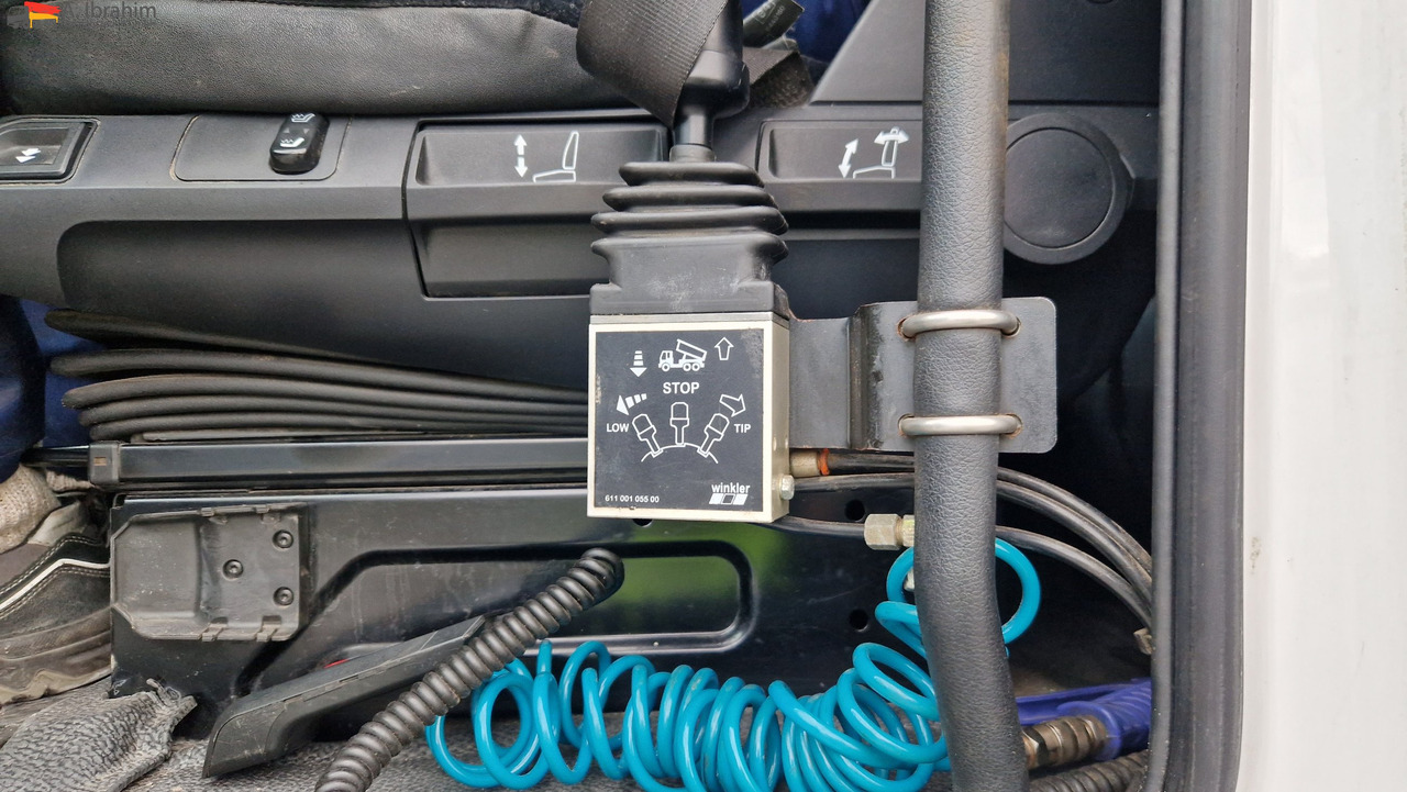 Mercedes-Benz DB 1842, Kipphydraulik - شاحنة جرار: صور 3 Mercedes-Benz DB 1842, Kipphydraulik - شاحنة جرار: صور 3