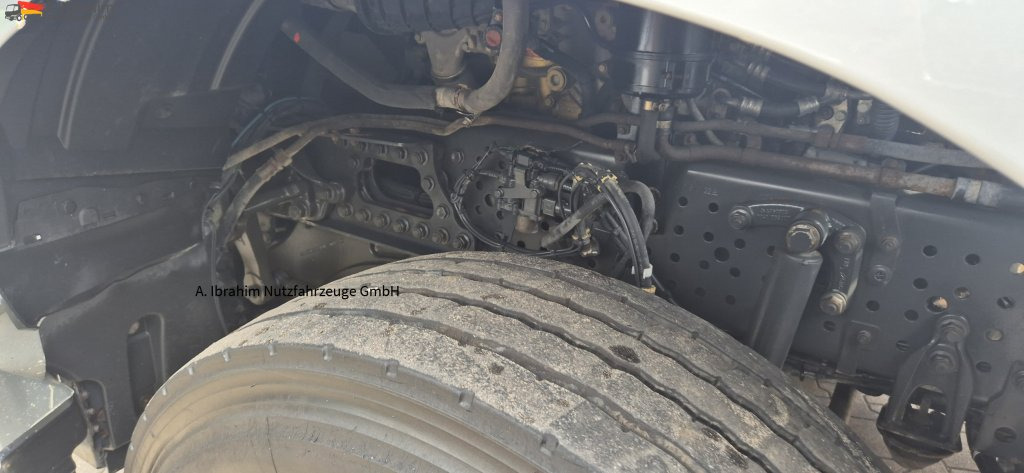 Mercedes-Benz DB 1842H 4x4 Hydrodrive Scheckheft bei Mercedes - شاحنة جرار: صور 5 Mercedes-Benz DB 1842H 4x4 Hydrodrive Scheckheft bei Mercedes - شاحنة جرار: صور 5
