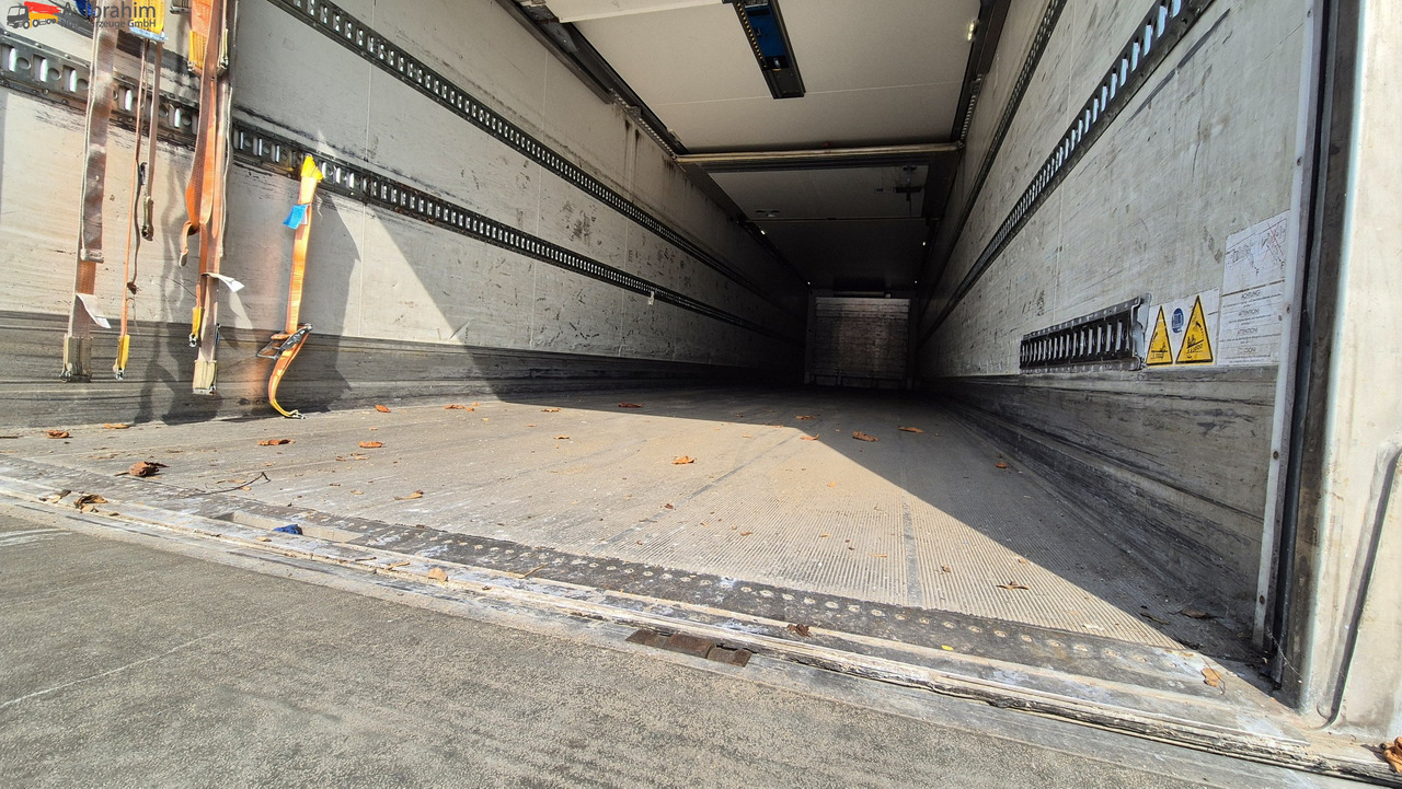 Schmitz SKO24 Frigoblock, LBW, Zustand sehr sauber Lenkachse, Liftachse - مبردة نصف مقطورة: صور 4 Schmitz SKO24 Frigoblock, LBW, Zustand sehr sauber Lenkachse, Liftachse - مبردة نصف مقطورة: صور 4