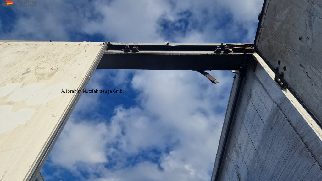 Schmitz SW 24 Schubboden, Liftachse,Ersatzradhalterung Kabelfernbedienung, Trichter - أرضية المشي نصف مقطورة: صور 4 Schmitz SW 24 Schubboden, Liftachse,Ersatzradhalterung Kabelfernbedienung, Trichter - أرضية المشي نصف مقطورة: صور 4
