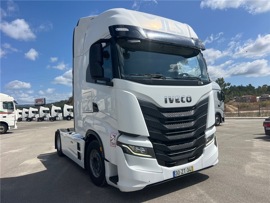 Iveco S-WAY 460 - شاحنة جرار: صور 3 Iveco S-WAY 460 - شاحنة جرار: صور 3
