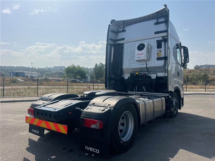 Iveco S-WAY 500 - شاحنة جرار: صور 4 Iveco S-WAY 500 - شاحنة جرار: صور 4