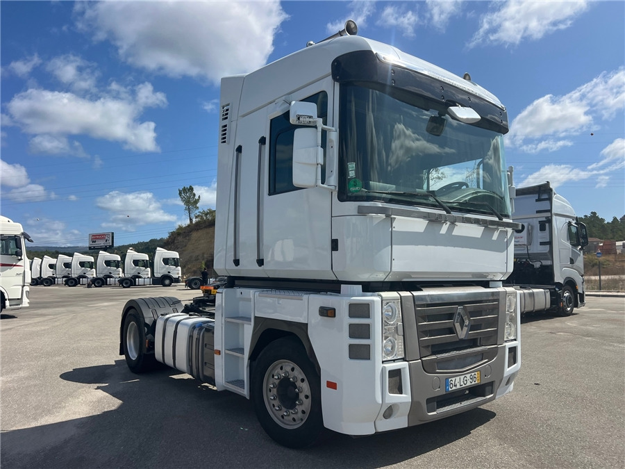 Renault AE 440 - شاحنة جرار: صور 3 Renault AE 440 - شاحنة جرار: صور 3