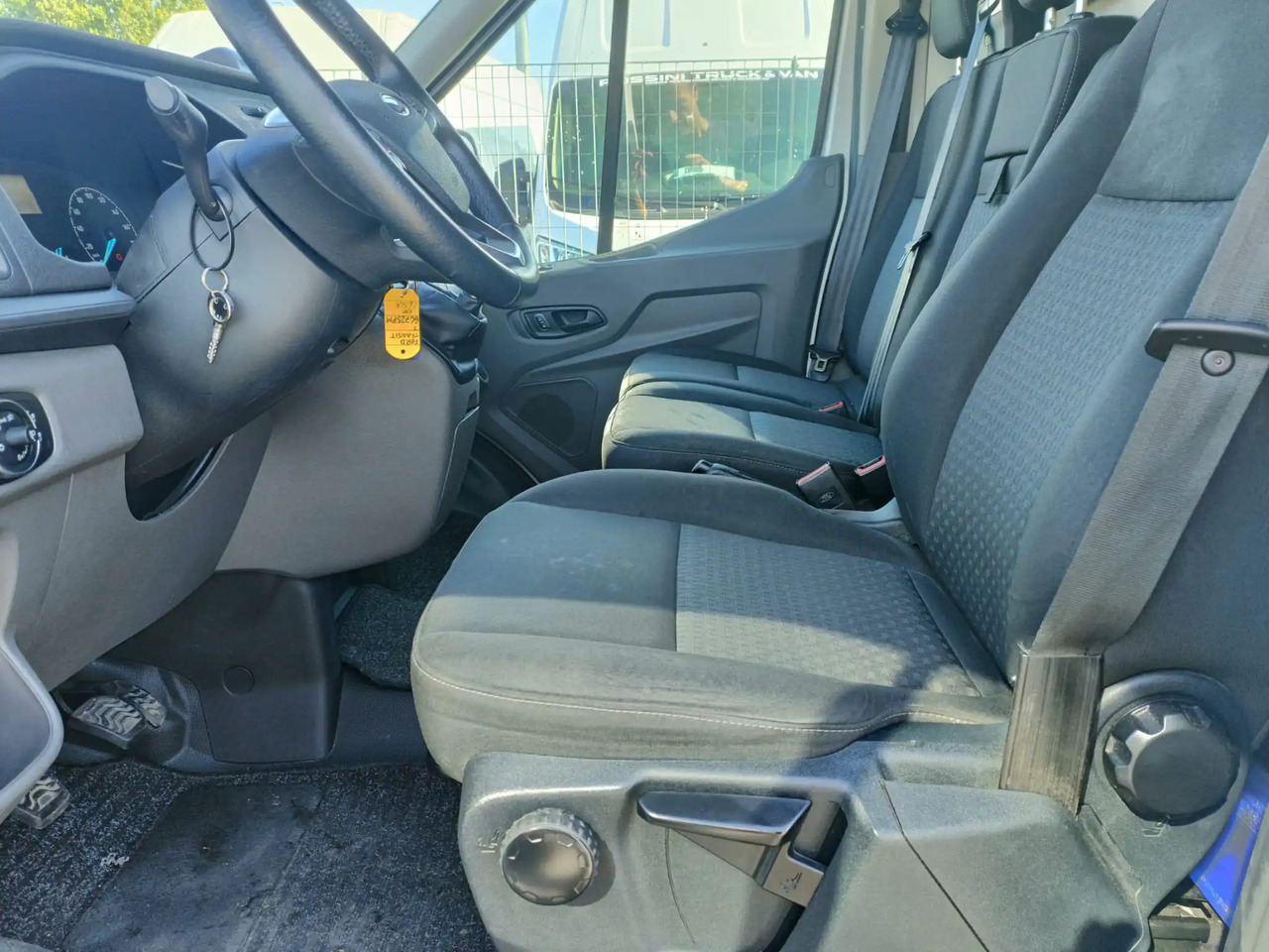 FORD TRANSIT FURGONE STANDARD إيجار FORD TRANSIT FURGONE STANDARD: صور 9 FORD TRANSIT FURGONE STANDARD إيجار FORD TRANSIT FURGONE STANDARD: صور 9