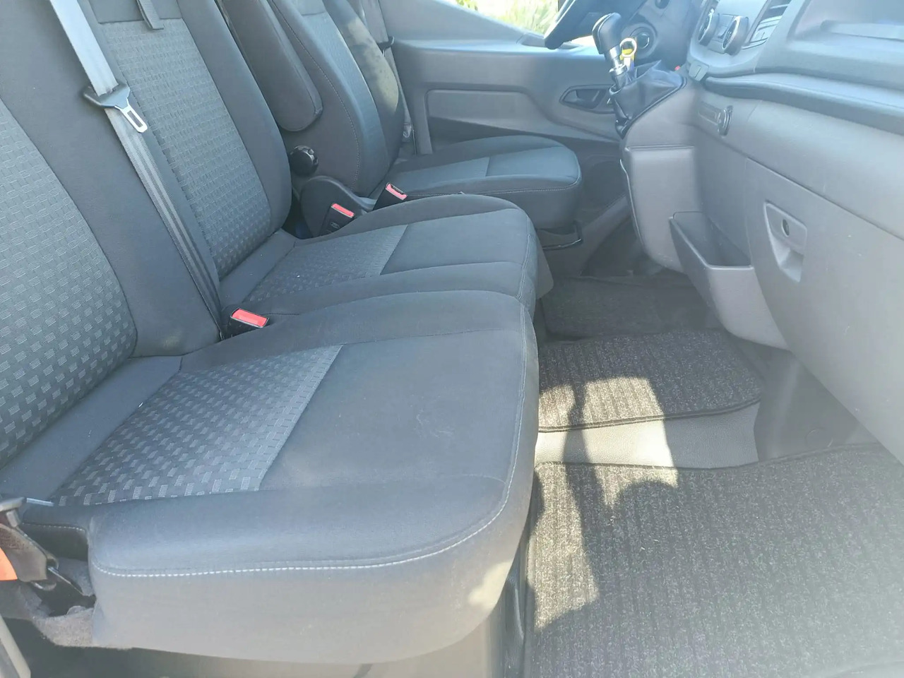 FORD TRANSIT FURGONE STANDARD إيجار FORD TRANSIT FURGONE STANDARD: صور 17 FORD TRANSIT FURGONE STANDARD إيجار FORD TRANSIT FURGONE STANDARD: صور 17