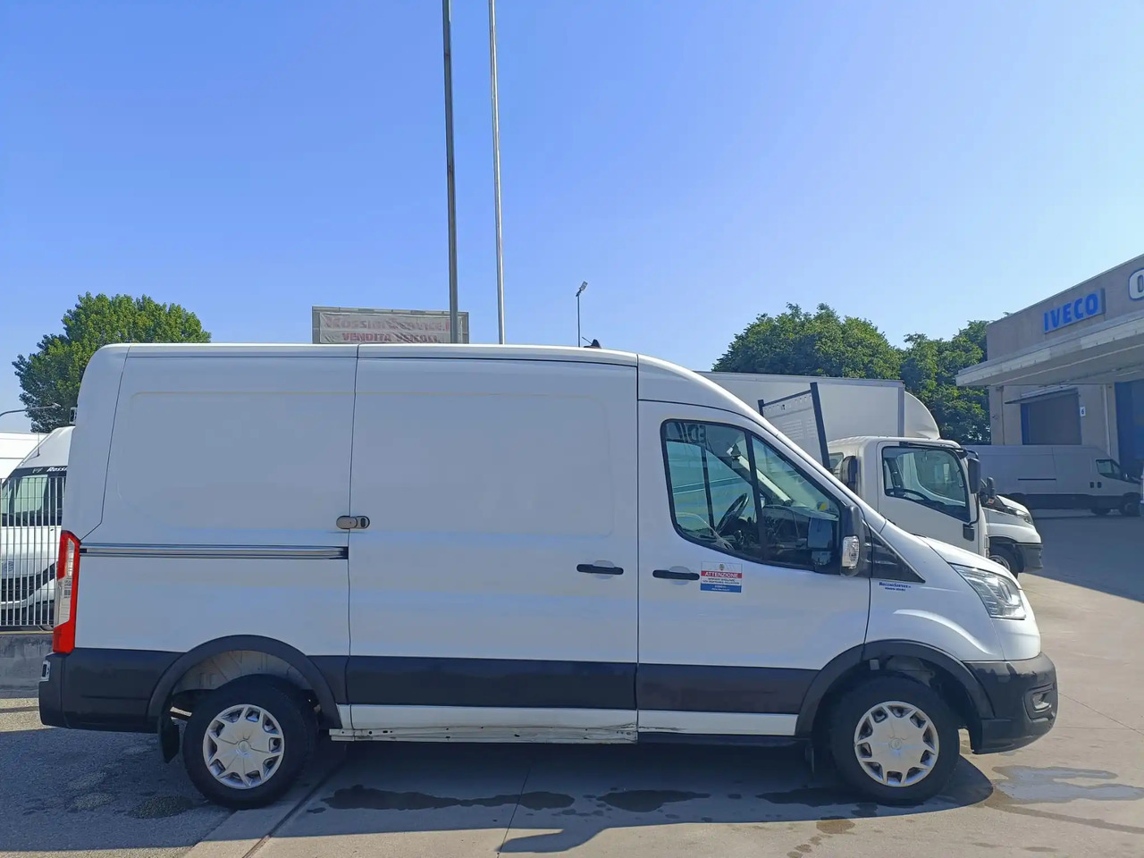 FORD TRANSIT FURGONE STANDARD - فان: صور 3 FORD TRANSIT FURGONE STANDARD - فان: صور 3