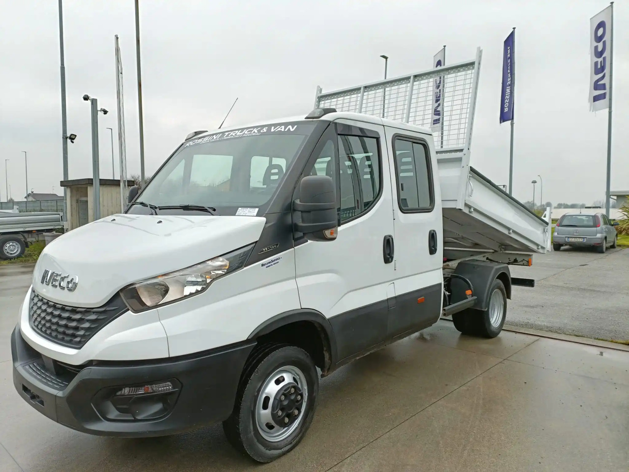 IVECO DAILY 35C14 DOPPIA CABINA RIBALTABILE 2.3 - قلاب صغير: صور 4 IVECO DAILY 35C14 DOPPIA CABINA RIBALTABILE 2.3 - قلاب صغير: صور 4