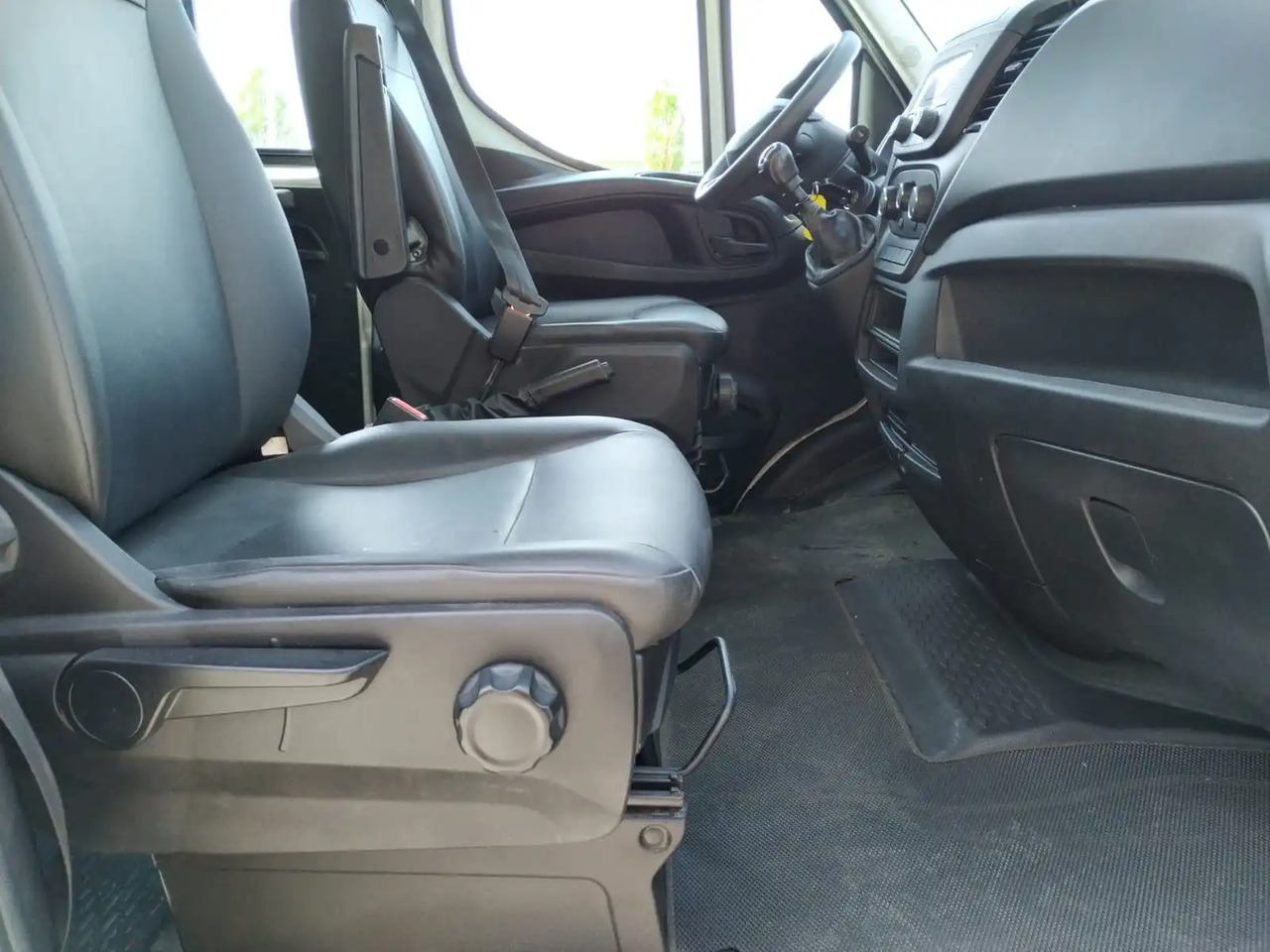 قلاب صغير IVECO DAILY 35C16 6 POSTI 3000 CC: صور 14