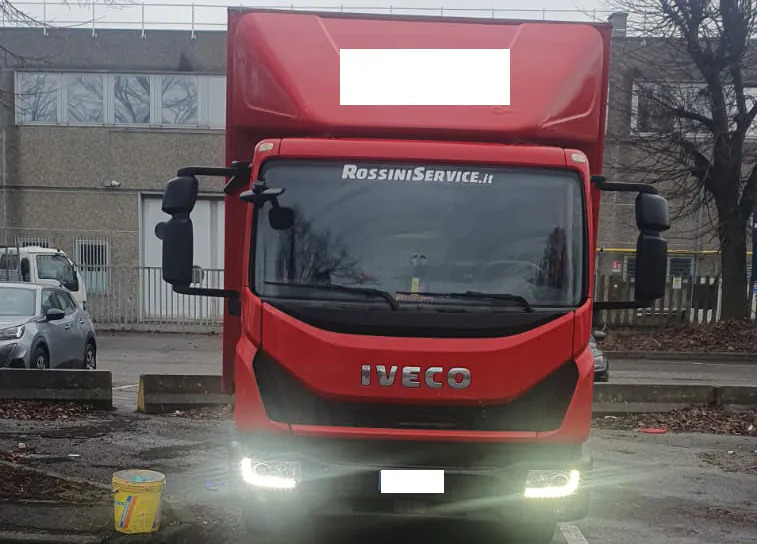 IVECO EUROCARGO 100E18 - بصندوق مغلق شاحنة: صور 4 IVECO EUROCARGO 100E18 - بصندوق مغلق شاحنة: صور 4