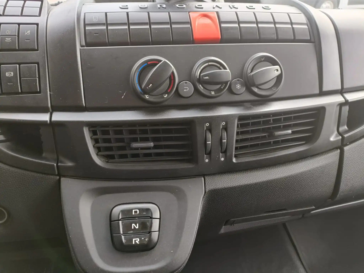 IVECO EUROCARGO 120E22P - الشاسيه شاحنة: صور 5 IVECO EUROCARGO 120E22P - الشاسيه شاحنة: صور 5