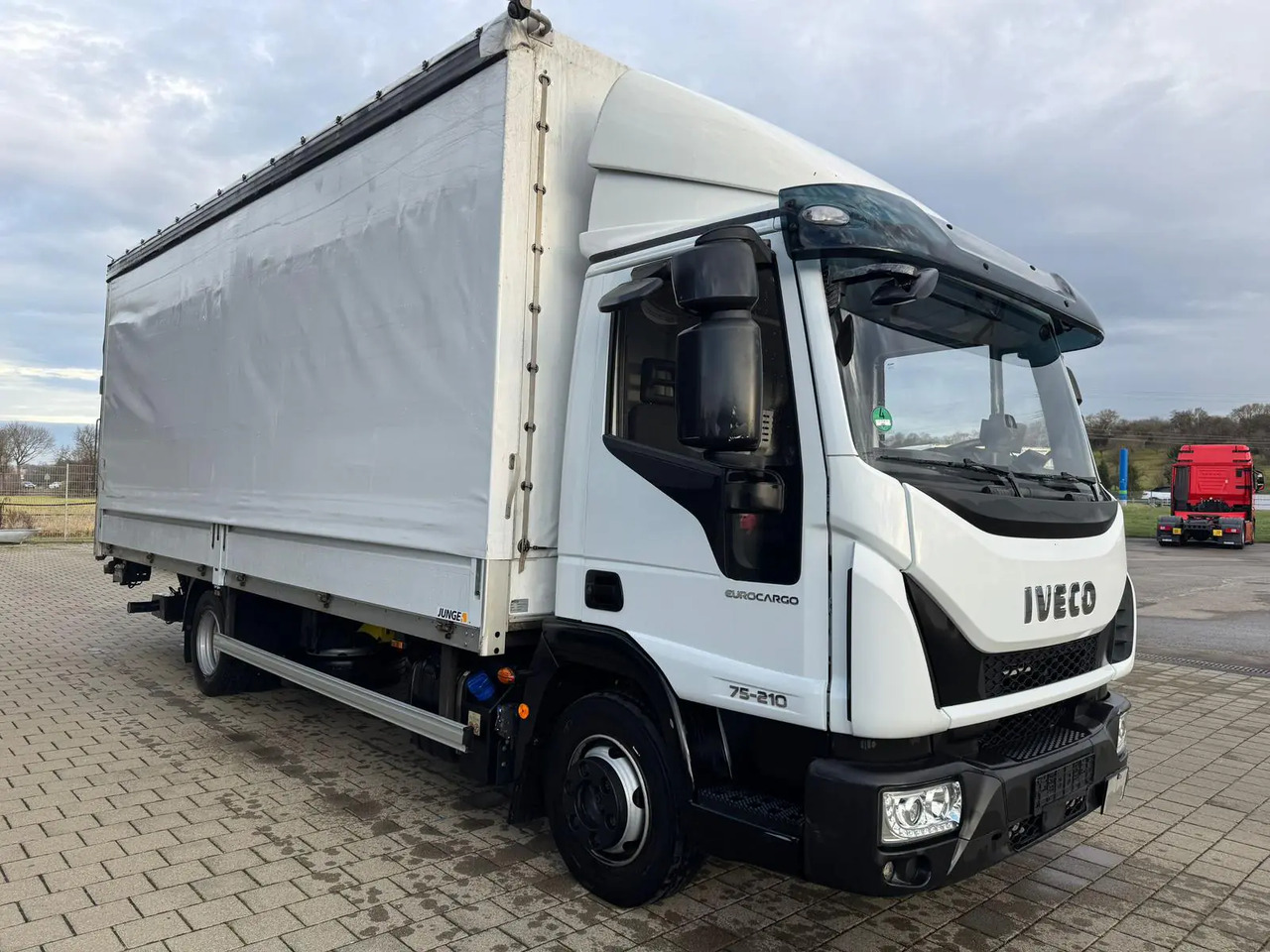 IVECO EUROCARGO 75E21 - شاحنة ستارة: صور 1 IVECO EUROCARGO 75E21 - شاحنة ستارة: صور 1