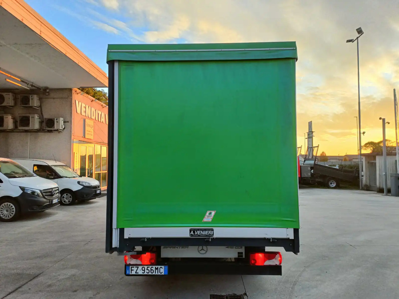 MERCEDES BENZ SPRINTER 416 160 CV - الشاحنات الصغيرة ستائر: صور 3 MERCEDES BENZ SPRINTER 416 160 CV - الشاحنات الصغيرة ستائر: صور 3