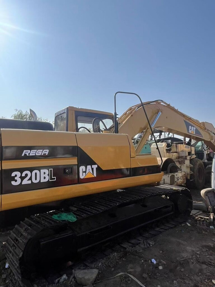Caterpillar 320BL - حفارات زحافة: صور 2 Caterpillar 320BL - حفارات زحافة: صور 2