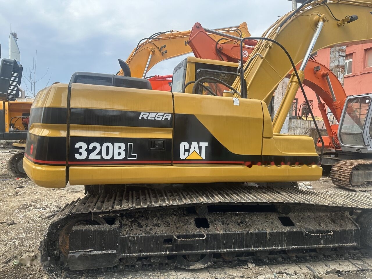 Caterpillar 320B - حفارات زحافة: صور 5 Caterpillar 320B - حفارات زحافة: صور 5