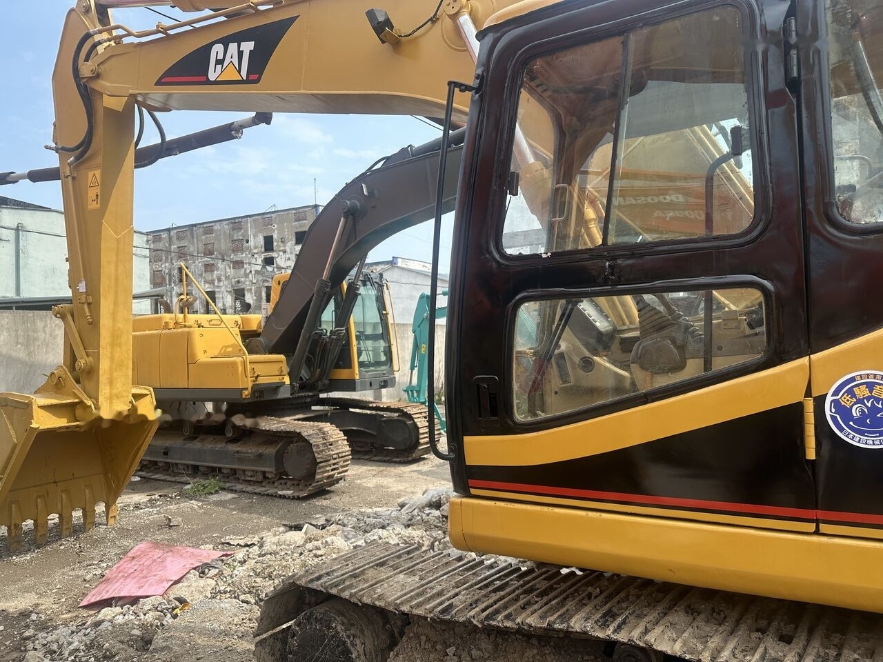 Caterpillar 320B - حفارات زحافة: صور 3 Caterpillar 320B - حفارات زحافة: صور 3