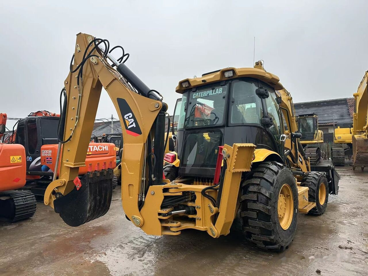 Caterpillar 420F - حفار متعدد الاستخدام: صور 2 Caterpillar 420F - حفار متعدد الاستخدام: صور 2