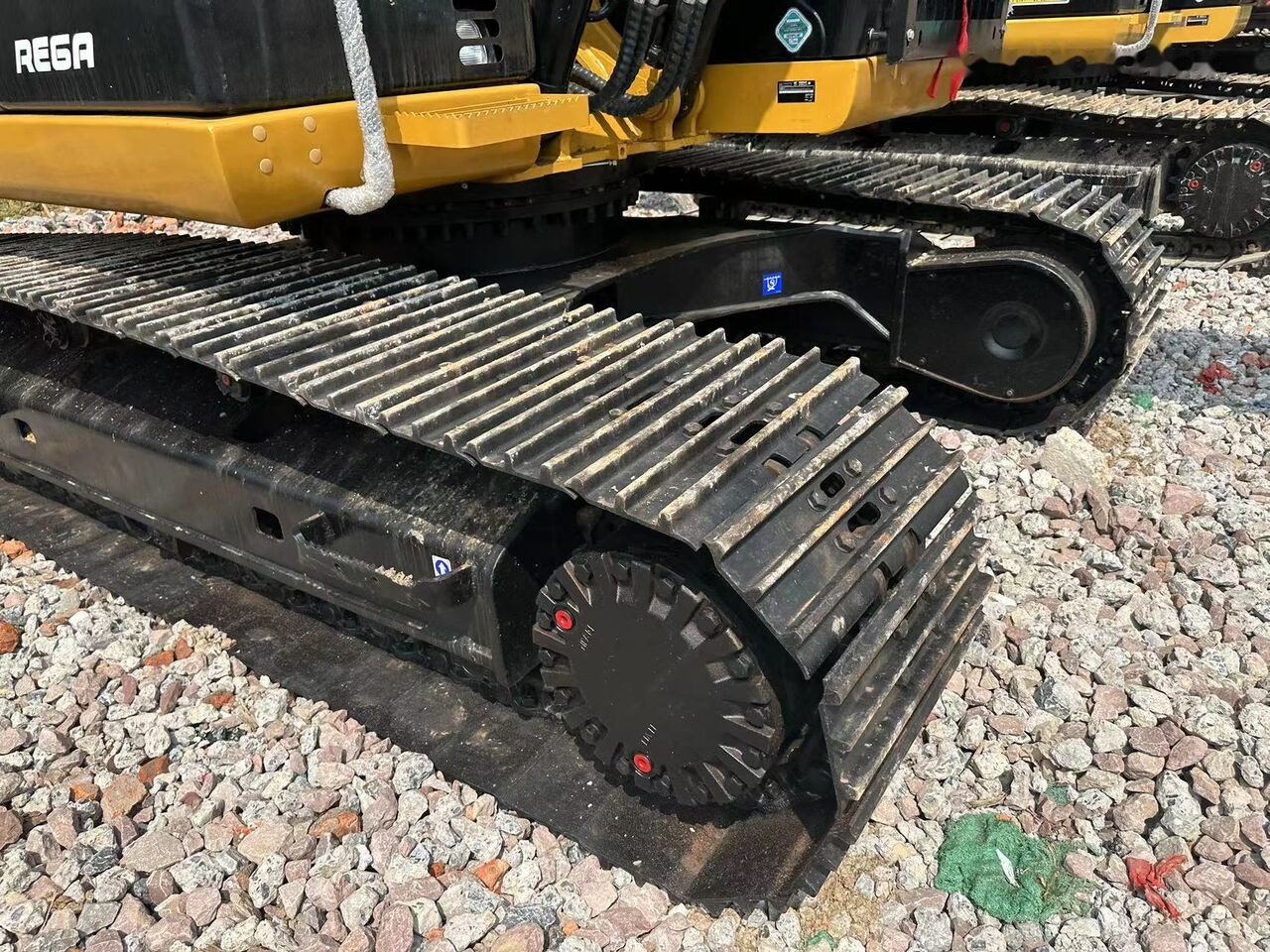 Caterpillar CAT 320D - حفارات زحافة: صور 4 Caterpillar CAT 320D - حفارات زحافة: صور 4